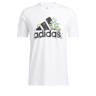 ระบายอากาศได้ adidas เสื้อยืดพิมพ์ลาย Illustrative Badge of Sport สีขาว HE2335