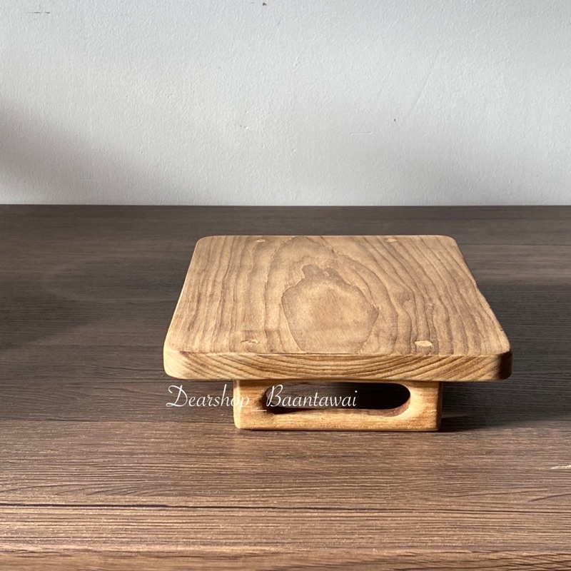 เขียงไม้สักเก่า ถาดไม้มีขา สีธรรมชาติ ขนาด 19 x 25.5 cm