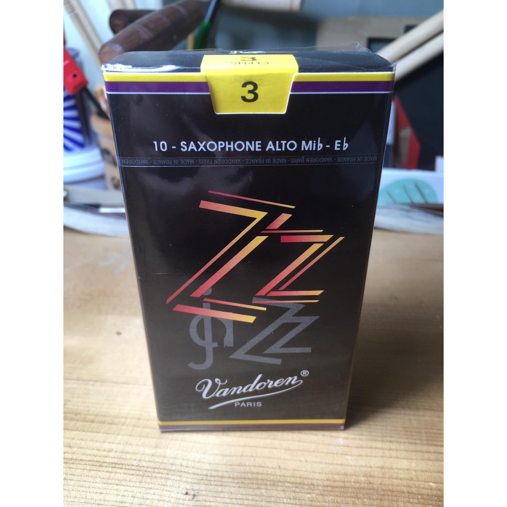 Vandoren V21 Alto Saxophone Reeds ลิ้นอัลโตแซกโซโฟน รุ่น V21 (อัน)