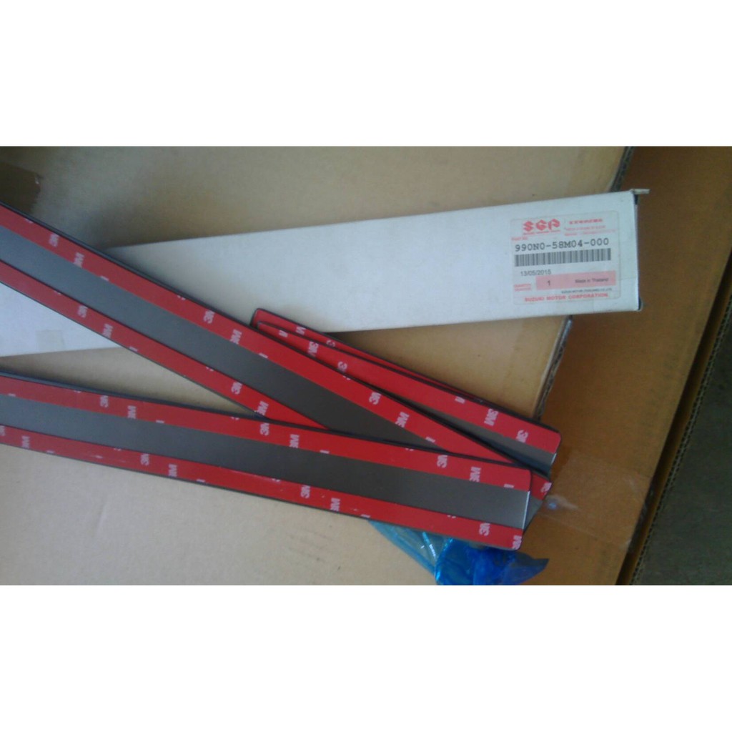 990N058M04000 คิ้วบันได จำนวน 4 ชิ้น Door Sill Guard Set for SWIFT E