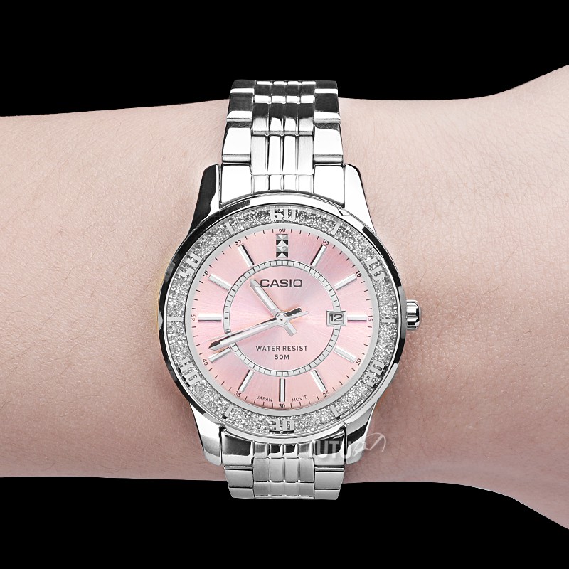 นาฬิกาแฟชั่น Casio หญิงฝังเพชรแบบเรียบง่ายแบบกันน้ำนักเรียนสายเหล็กสายรัดข้อมือหญิงนาฬิกา LTP-1358D