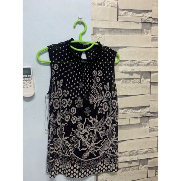 เสื้อแขนกุด FQ &L แท้