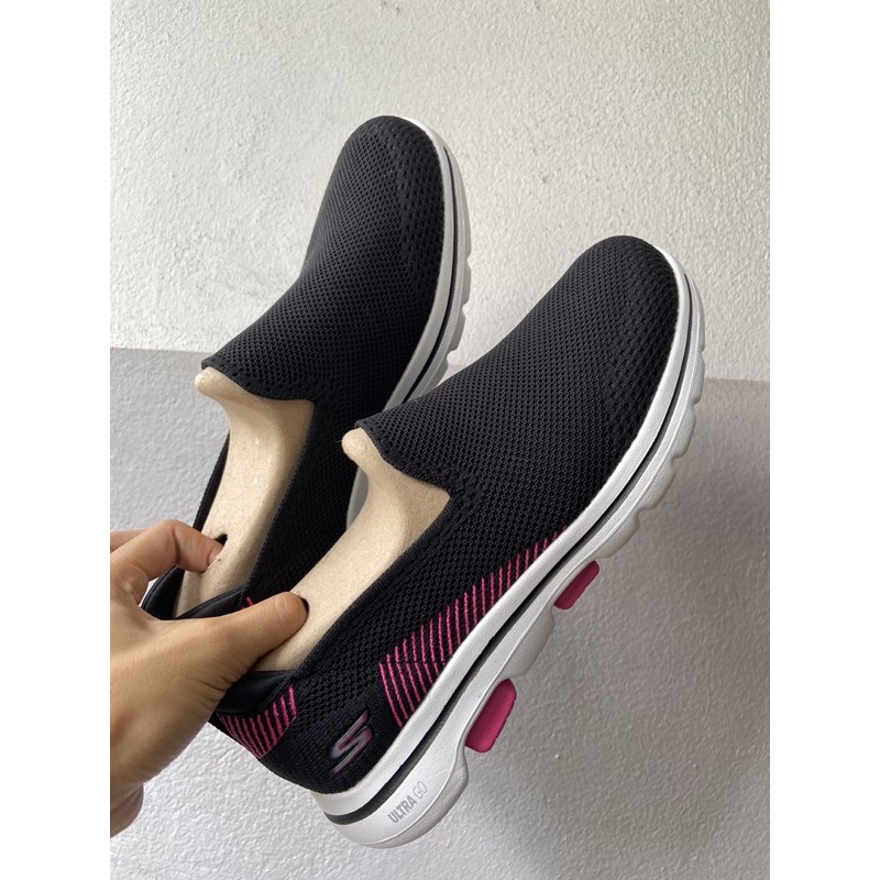 Skechers GOWALK 5. MACHINE WASHABLE nasgool ThaiPick