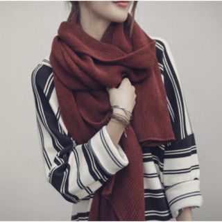 *พร้อมส่ง* Basic scarf ผ้าพันคอไหมพรม สีแดงไวน์