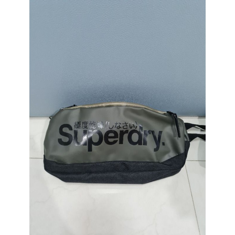 กระเป๋าสะพายข้าง  Superdry มีตำหนิขายถูก