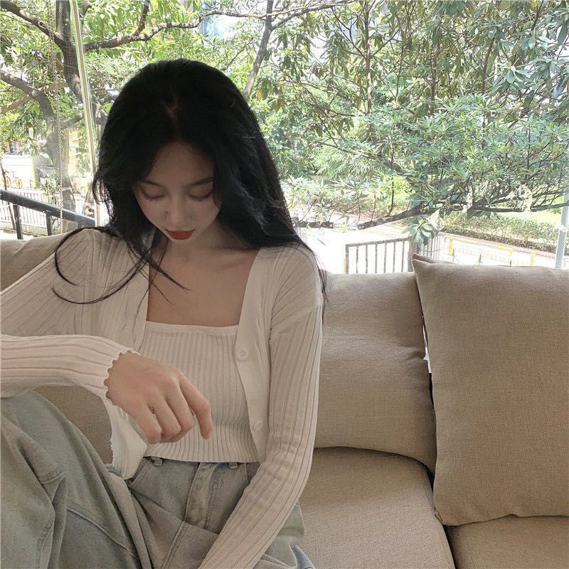 Vogue? พร้อมส่ง?เสื้อไหมพรม 2 ชิ้น ร่องใหญ่ เสื้อคลุม+สายเดี่ยว อันยองมาก?? ( 7195-2 )