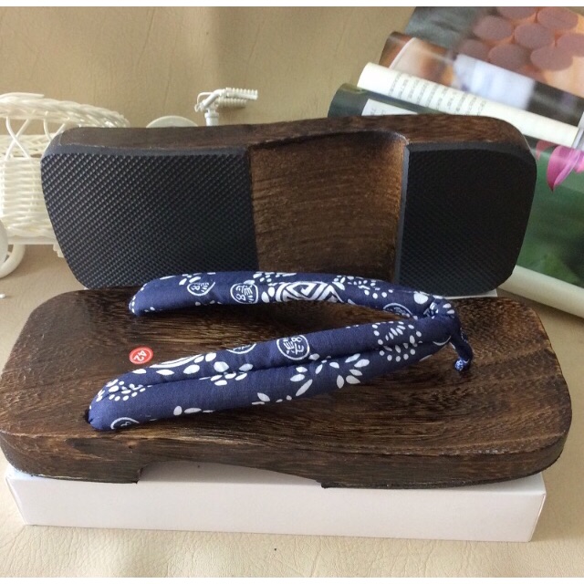 🎎เกี๊ยะสีเหลี่ยมผู้ชาย🎏 พร้อมส่ง