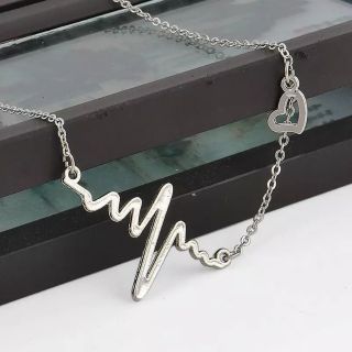 สร้อยคอจังหวะหัวใจ • Heart beat Necklace