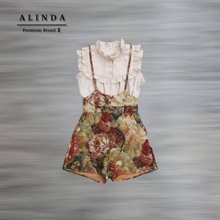 เซต 2 ชิ้น เอี้ยมสั้นผ้าทอ เสื้อแขนกุดสีครีม Tag : Alinda , Size : S,M