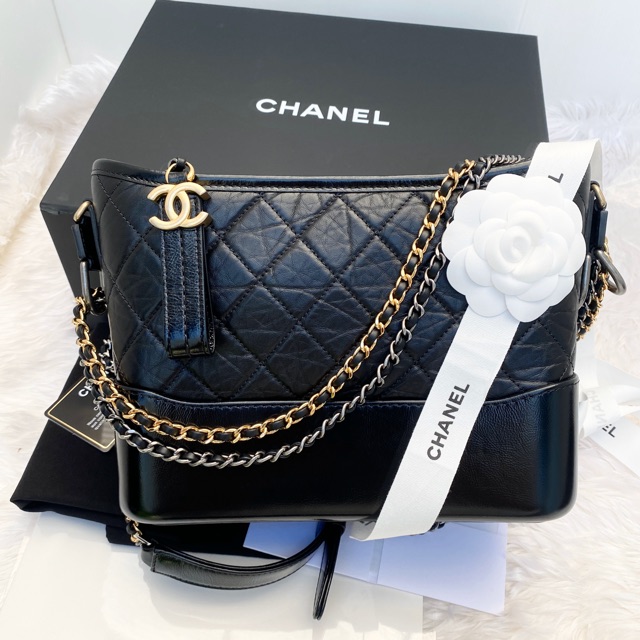 Chanel Gabrielle size New Medium holo29