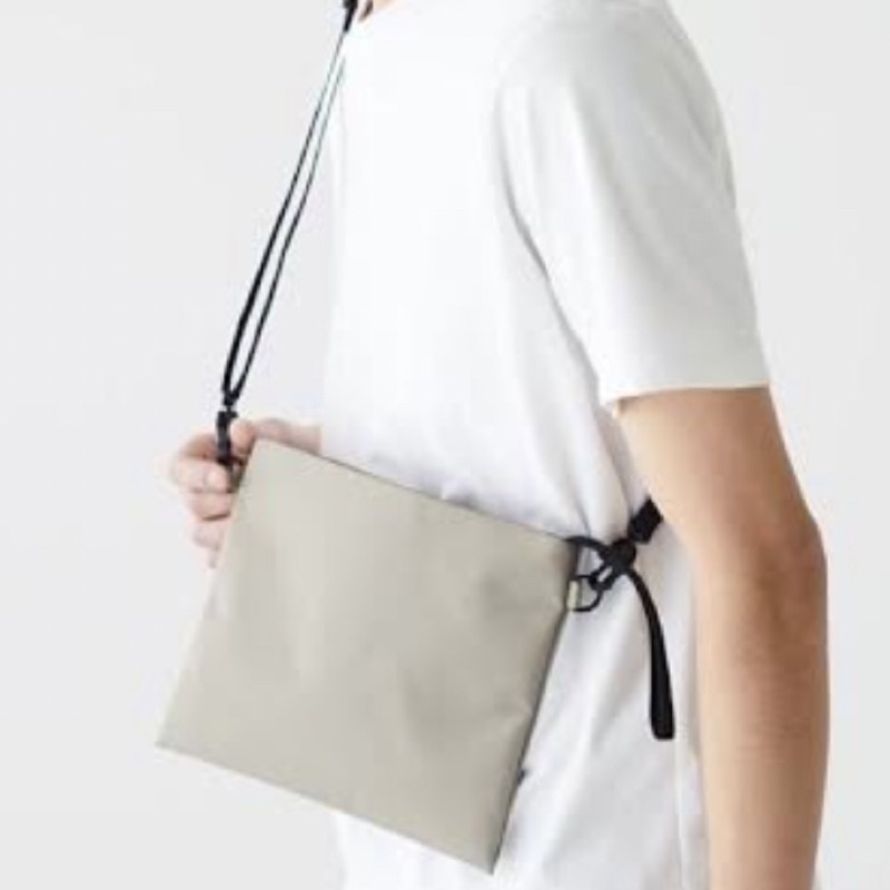 กระเป๋าสะพายข้างใบเล็ก กชาโคช กันนำ้ มูจิ Muji กระเป๋าผู้ชาย กระเป๋าผู้หญิง