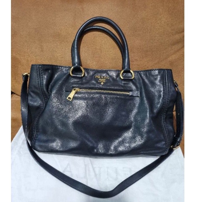 Prada Used Tote Bag Leather สีดำของแท้