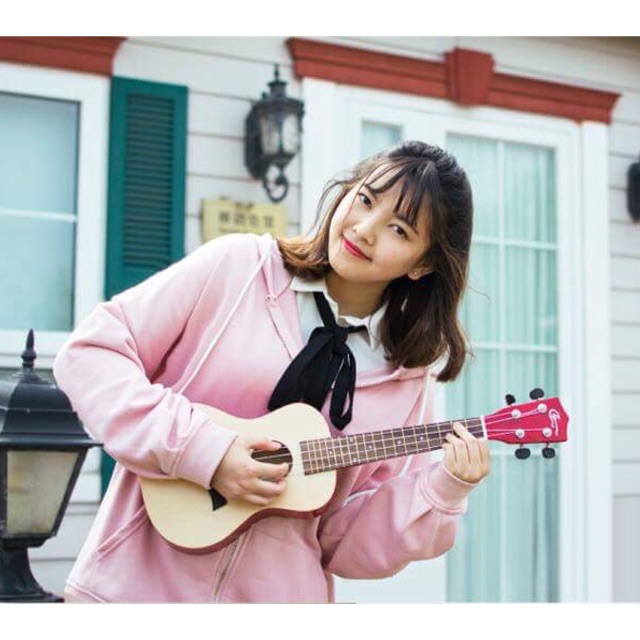 WOODEN COLOR CONCERT UKULELE