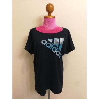 Adidas Brand_2nd hand เสื้อกีฬาแขนสั้นผ้าโพ​ลีเอสเตอร์​ 💯​%/ Size​ S(🇺🇸)​/ Made​ ​in China​🇨🇳/​ แท้มือสองกระสอบนำเข้า​