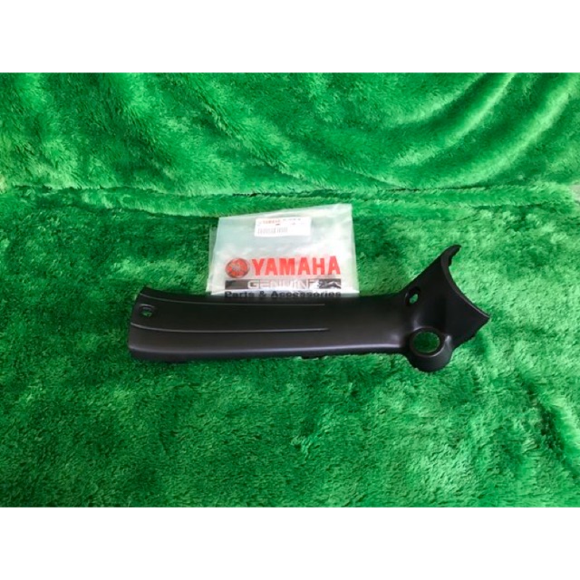 ต้นฉบับ YAMAHA F1ZR FIZR CENTER FRAME COVER 4US-F842M-00