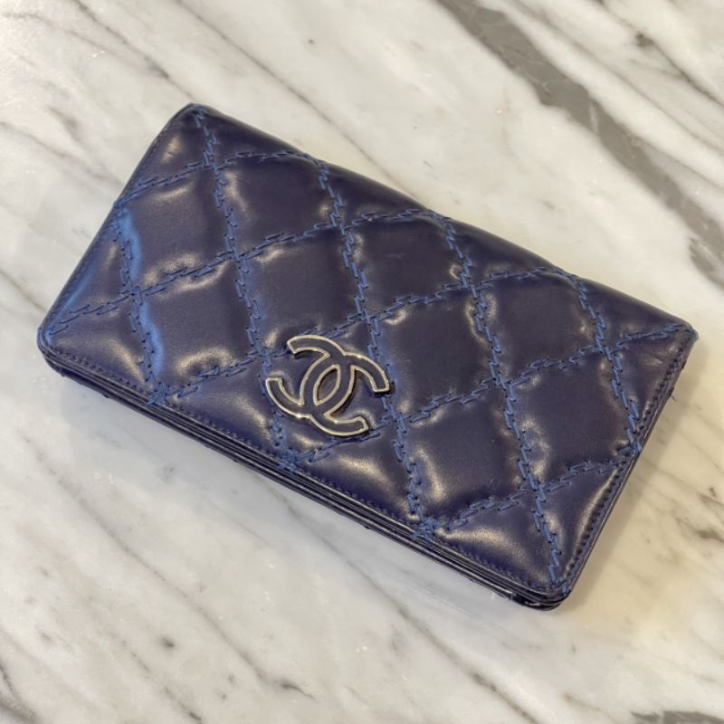 กระเป๋าตัง Chanel สีน้ำเงิน หนัง lambskin มือสอง