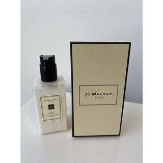 Body and hand lotion Jomalone wild bluebell •ขนาด 250 ml. •ส่ง 1000.- ส่งฟรี