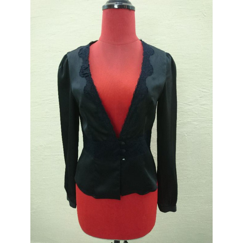 เสื้อเบลาส์แต่งลูกไม้💮issue