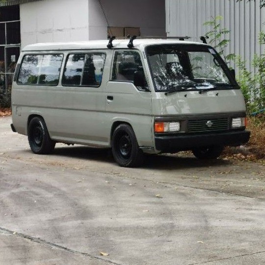 แร็คหลังคา Nissan Urvan E24 หลังคาเตี้ย หรือรถตู้หลังคาเตี้ยทั่วไป [RGA]