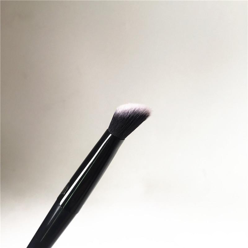 K lock-it edge แปรงคอนซีลเลอร์ 35 มุม Kat Von D contour ราคา ถูกที่สุด ดีลบีเคเค แกลเลอรีภาพที่ 2