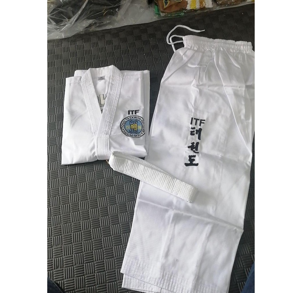 💥จัดส่งรายวัน💥100% โลโก้ BERSULAM KARATE KENDO TAEKWONDO MARTENAL ARTS EMBROIDED สีขาว UNIFORM