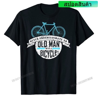 เสื้อยืดโอเวอร์ไซส์ราคาต่ำสุด!!เสื้อยืดลําลอง ลาย Never Underestimate An Old With A Bicycle สําหรับผู้ชาย &amp;amp; สไตล์เรี