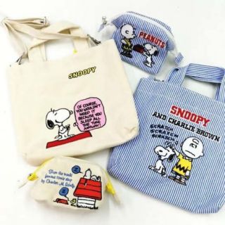 กระเป๋าสะพาย Snoopy Peanuts งานชนช็อป