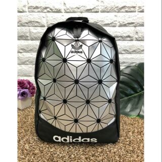 🌿Adidas original 3D backpack🐣กระเป๋าสะพายหลัง วัสดุเนื้อ matte สีเงิน