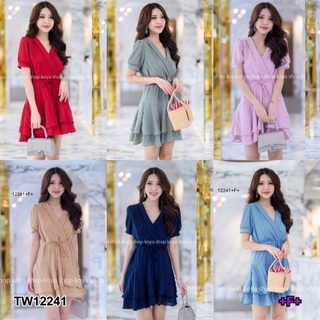 👗Pfashion [ส่งไว!!🚛] P12241 มินิเดรสคอวี ชายแต่งระบาย เอวผูกโบว์ V-neck mini dress with ruffle detail, bow tie