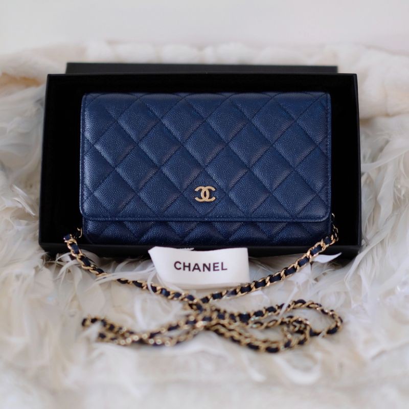 Chanel WOC hl26 ghw Pearly Navy kept unused