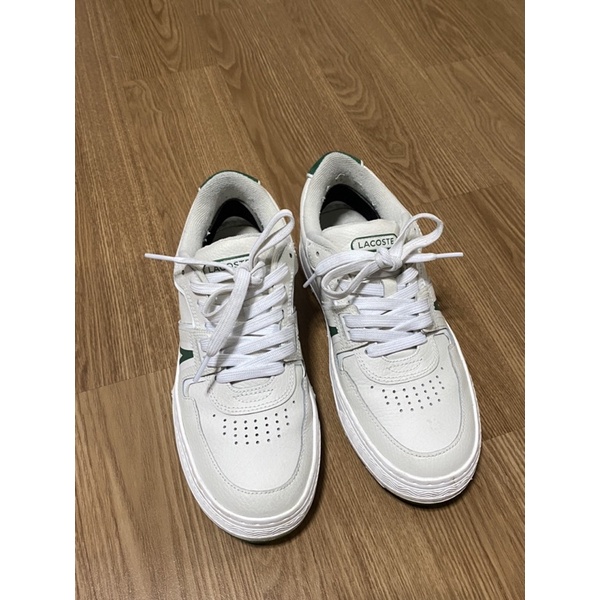 รองเท้าผ้าใบ lacoste
