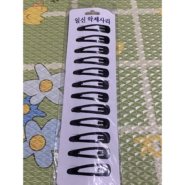 เบอร์2 กิ๊บ กิ๊ฟ ติดผม เป๊าะแป๊ะ สีดำ ขนาด 2 นิ้ว 1 แผงมี 12 ตัว สีดำ งานแข็งแรงดี