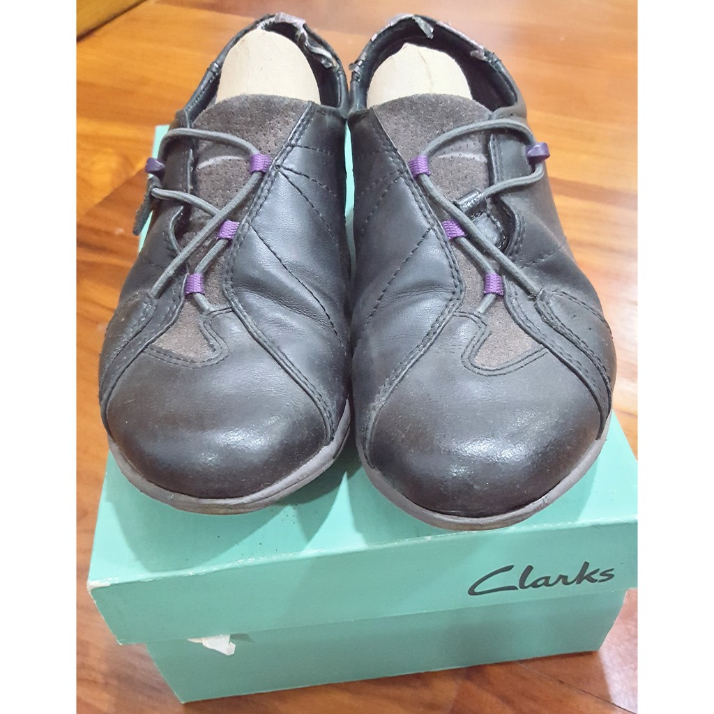 รองเท้าผู้หญิง Clarks มือสอง (ของแท้) ไซด์ UK 3 (เปรียบเทียบกับไซด์ทั่วไปประมาณ 35-36)