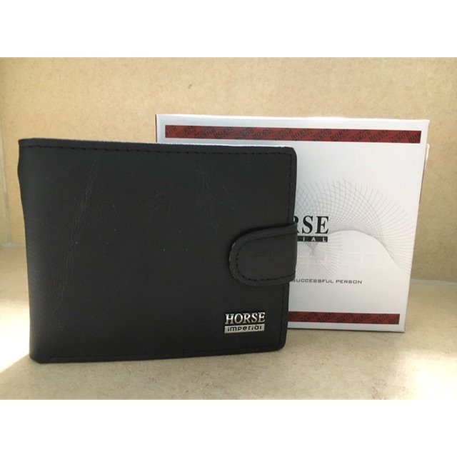 กระเป๋าสตางค์ แบรนด์ Horse Imperial มีกระดุมปิดด้านหน้า