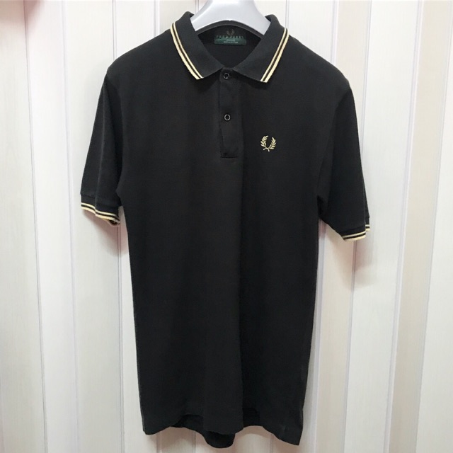 เสื้อคอปก Fred Perry มือสอง *ของแท้*