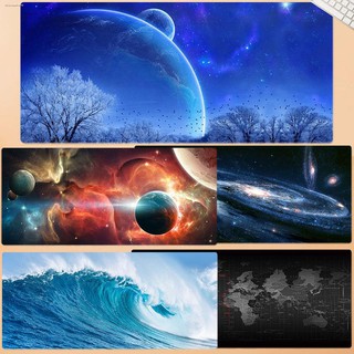 🌌🎉แผ่นรองเมาส์ แผ่นรองเมาส์ขนาดใหญ่ เกมแคชชวล เกมอะนิเมะ แผ่นรองเมาส์ ท้องฟ้าเต็มไปด้วยดวงดาวที่สวยงาม โลก อวกาศ ดาวเค