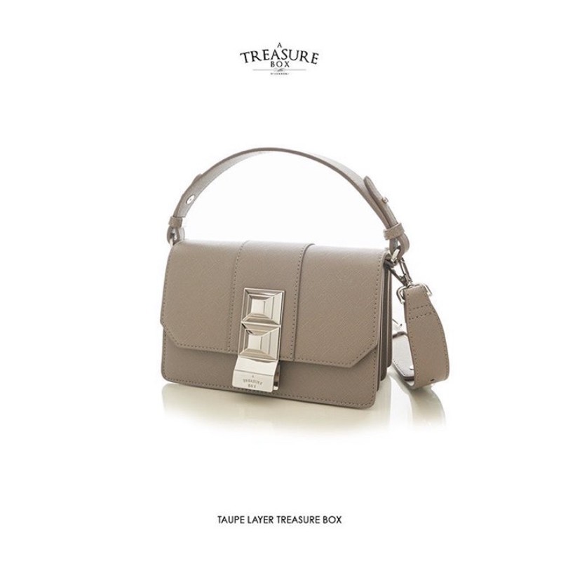 Atreasurebox taupe layer