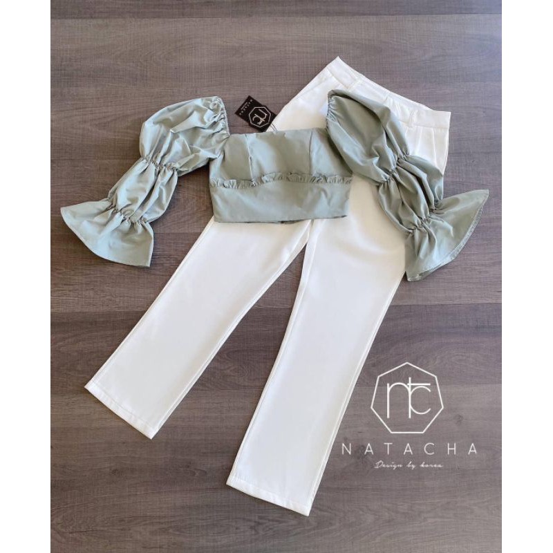 ชุดเซทงานป้าย NATACHA มีLงานตามหาคะSetเสื้อเสื้อฟองสามชั้นใส่คู่กับกางเกงสีขาวขายาว