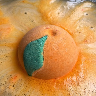 (ของใหม่) Lush Orange Pop Bath Bomb 200g