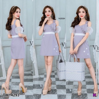 ME14293 Dress เดรสเปิดไหล่แขนพอง ช่วงสายเป็นเข็มขัด อกป้ายตอกตาไก่ร้อยเชือก กระโปรงติดดอกขาว กระโปรงทรงเข้ารูปสวย เนื้อผ