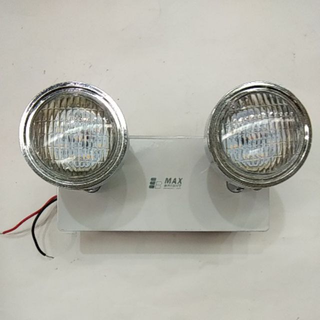 หลอดไฟLED ขนาด 9Watt ใช้กับกล่องไฟฉุกเฉิน  โดยเดินสายไฟไปเชื่อมกับกล่องไฟฉุกเฉินที่ซ่อนเก็บไว้