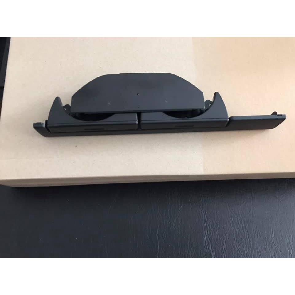 Stock : ที่วางแก้วด้านหน้า BMW E39 Cup Holder