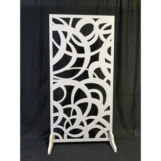 ฉากกั้นห้องลายฉลุ60x120Cm.มีขาตั้งให้ รหัสM-129