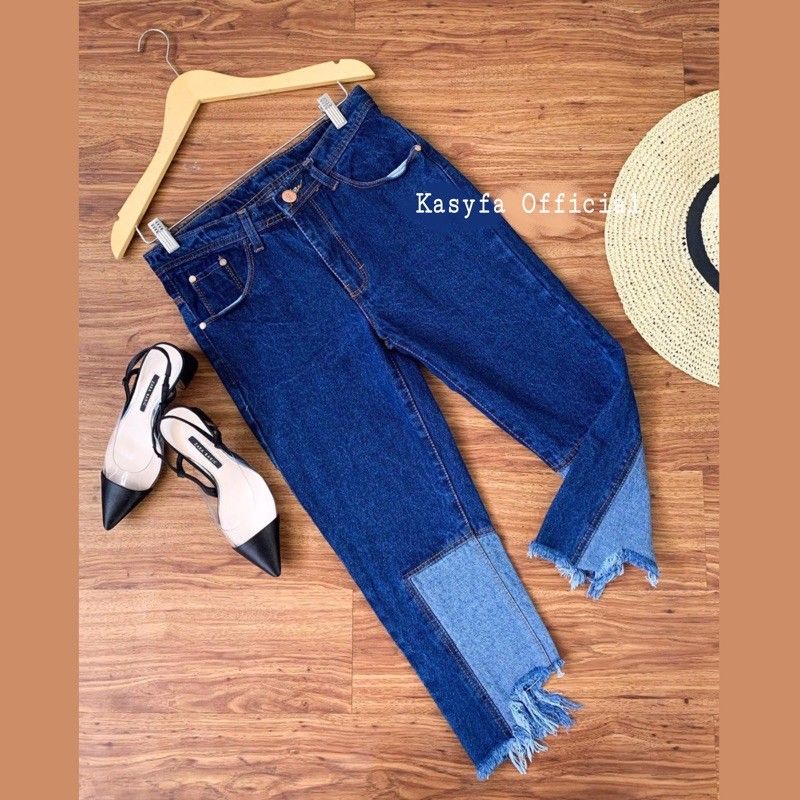 BOYFRIEND TORN JEANS