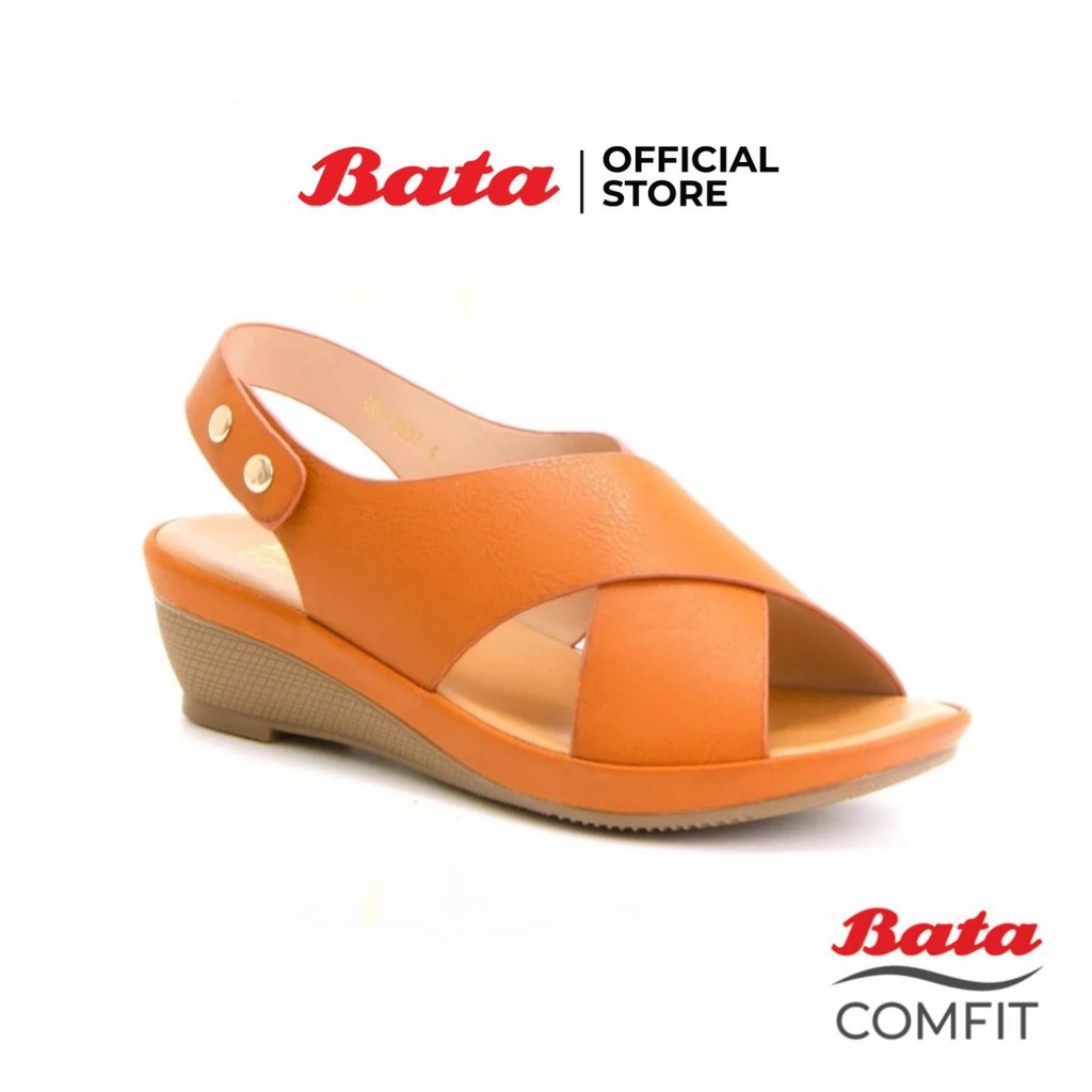 Bata บาจา COMFIT รองเท้าเพื่อสุขภาพแบบสวมรัดส้น ส้นเตารีด ความสูง 2 นิ้ว รองรับน้ำหนักเท้าได้ดี สีน้ำตาลอมเหลือง รหัส 6613537