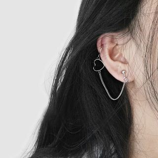 ต่างหูหนีบแบบห้อยโซ่หัวใจ • Heart Chain Ear cuff