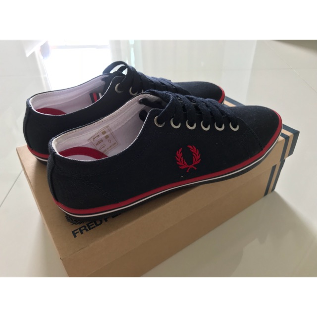 รองเท้า Fred Perry