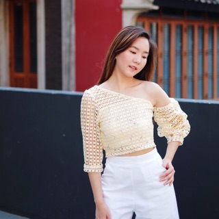 omelette top (yellow lace)