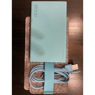 power bank 11000 mah ขนาดพกพา น้ำหนักเบามาก