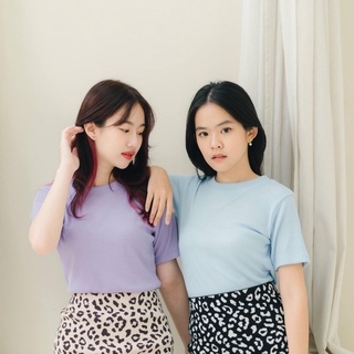 เสื้อยืดผ้าร่อง แขนสั้นคอปีน นุ่ม เบา สบาย มีลายเป็นร่องเล็กๆเพิ่มลูกเล่นในการส่วมใส่ by OMI